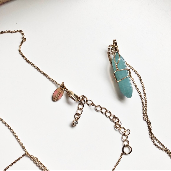 Express gold wire wrapped stone necklace - Picture 2 of 3